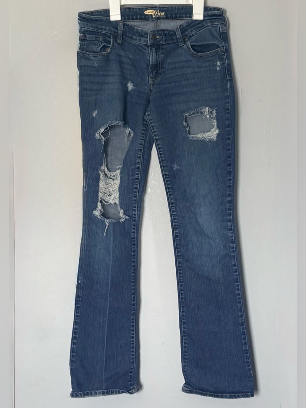 Old Navy "The Diva" mid-rise fit bootcut distressed Jeans 8L